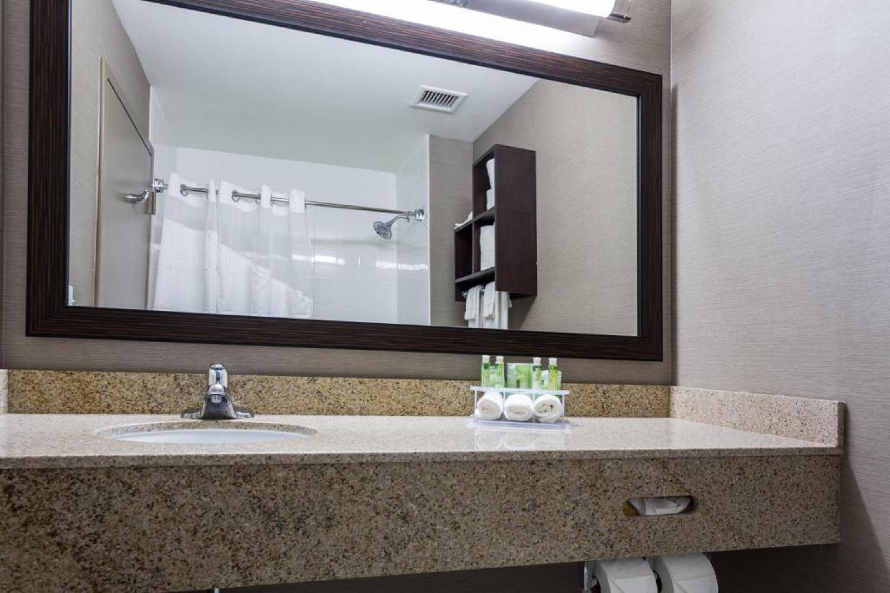 Holiday Inn Express & Suites Naples Downtown - 5Th Avenue By Ihg Екстериор снимка