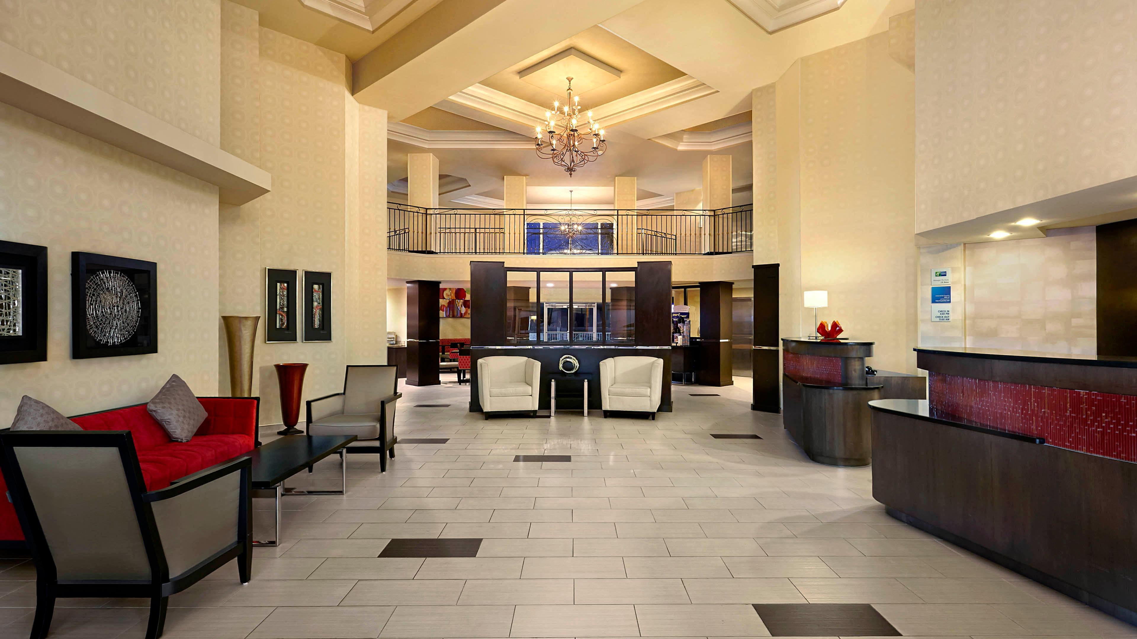 Holiday Inn Express & Suites Naples Downtown - 5Th Avenue By Ihg Екстериор снимка