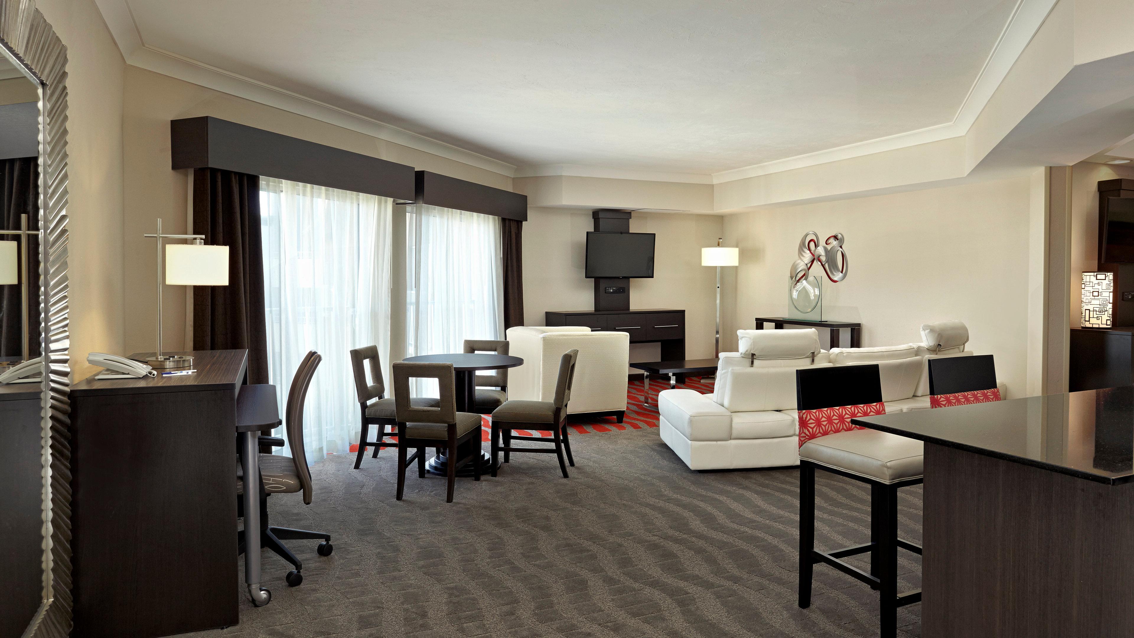 Holiday Inn Express & Suites Naples Downtown - 5Th Avenue By Ihg Екстериор снимка