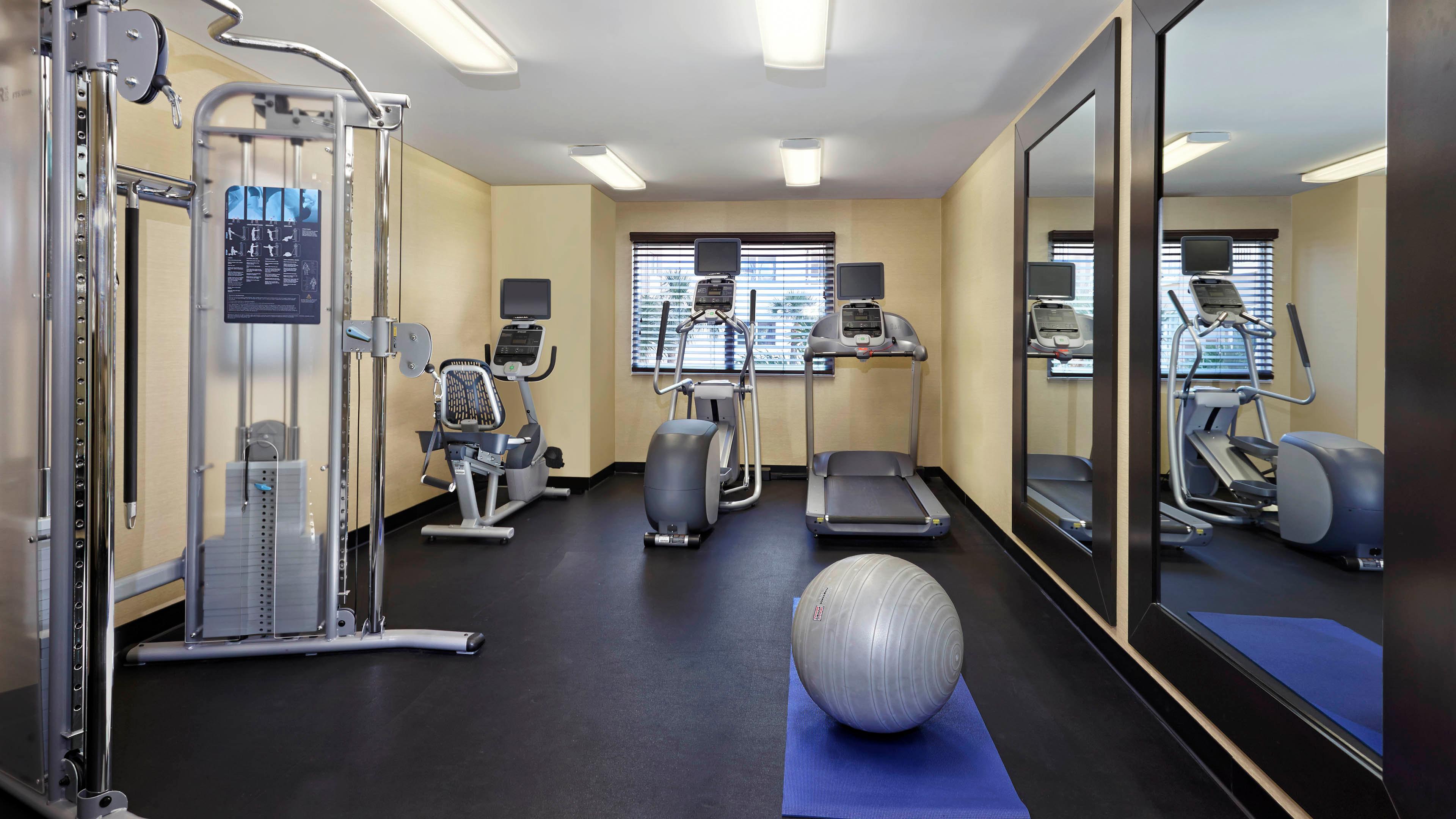 Holiday Inn Express & Suites Naples Downtown - 5Th Avenue By Ihg Екстериор снимка