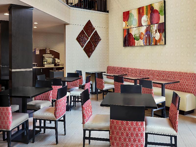 Holiday Inn Express & Suites Naples Downtown - 5Th Avenue By Ihg Екстериор снимка
